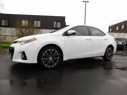 Used 2015 Toyota Corolla S image 4