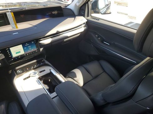 New 2025 Lincoln Navigator L Reserve AWD/4WD image 17
