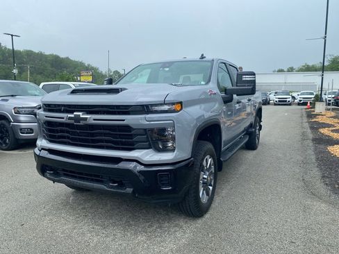 Used 2024 Chevrolet Silverado 2500 Custom w/ Custom Value Package AWD/4WD image 5