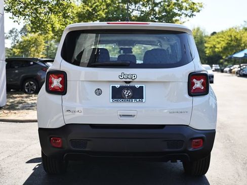 Used 2022 Jeep Renegade Sport AWD/4WD image 9