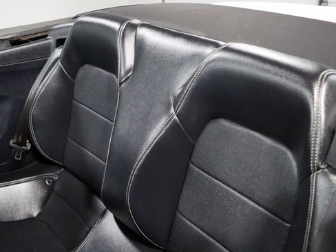 Used 2020 Ford Mustang Premium image 23