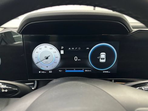Used 2025 Hyundai Elantra SEL FWD image 26