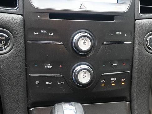 Used 2018 Ford Taurus SEL w/ Equipment Group 201A AWD/4WD image 12