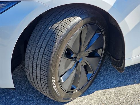 Used 2024 Tesla Model 3 Long Range image 34