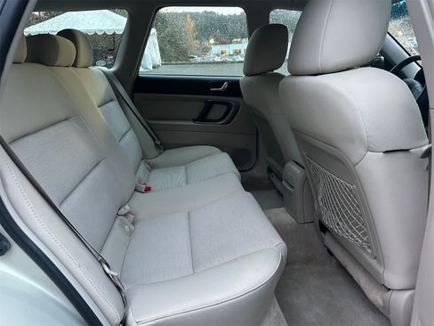 Used 2007 Subaru Outback 2.5i image 12