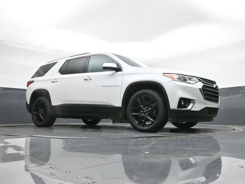 Used 2021 Chevrolet Traverse LT image 45