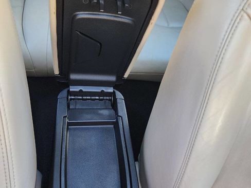 Used 2011 Chrysler 200 Limited image 35