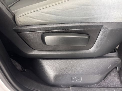 Used 2018 RAM 2500 SLT image 31