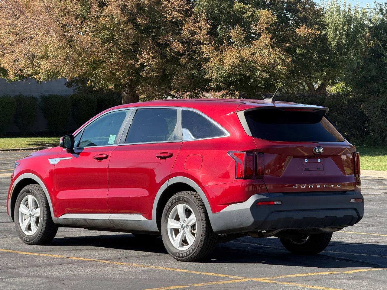 Used 2021 Kia Sorento LX FWD image 3