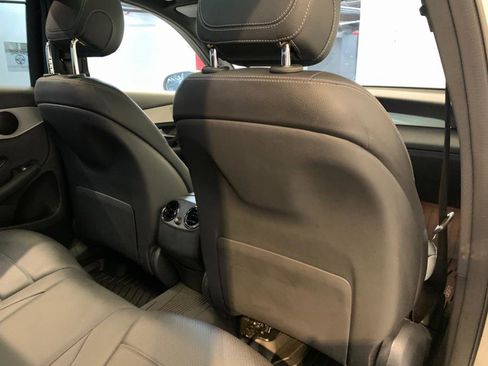 Used 2019 Mercedes-Benz GLC 300 4MATIC image 44