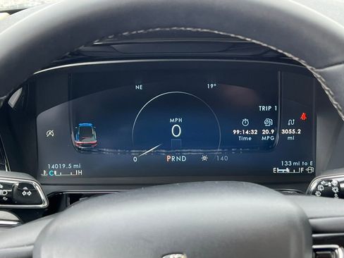 Used 2023 Lincoln Corsair Standard w/ Equipment Group 101A image 17