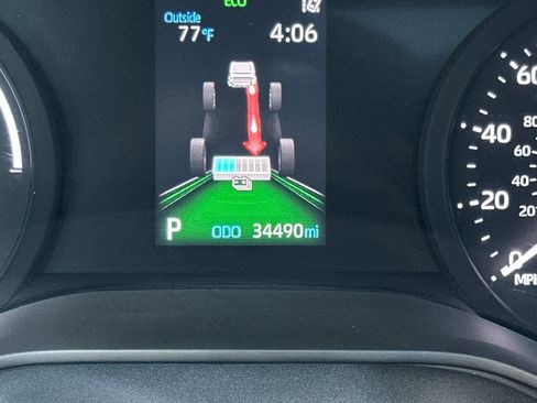 Used 2024 Toyota Sienna XLE image 28