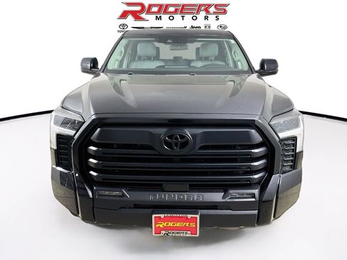 Used 2023 Toyota Tundra SR5 w/ SR5 Convenience Package AWD/4WD image 7