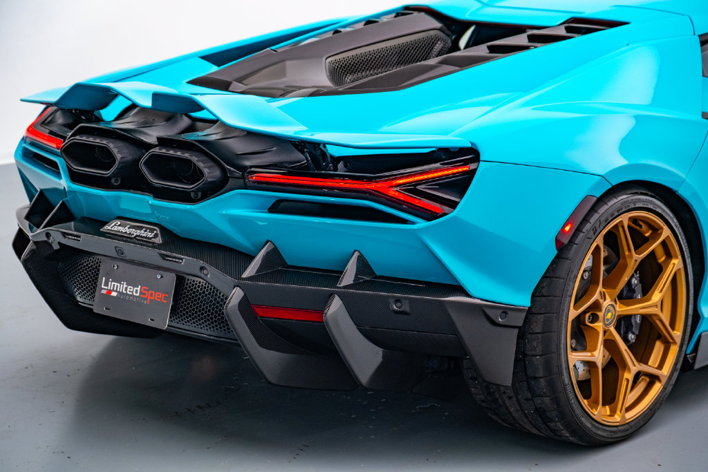Used 2024 Lamborghini Revuelto AWD/4WD image 25