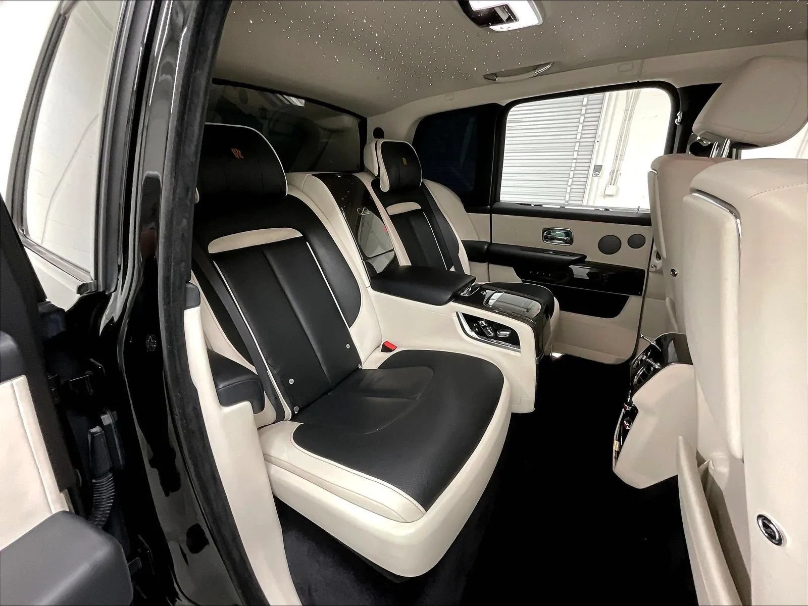 Used 2021 Rolls-Royce Cullinan Black Badge AWD/4WD image 14