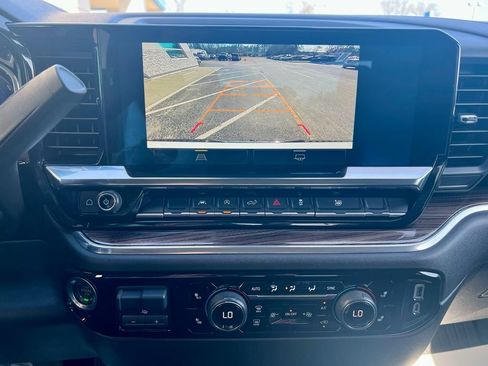 Used 2025 Chevrolet Silverado 1500 LT image 17