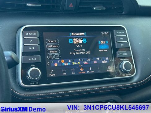 Used 2019 Nissan Kicks SR w/ SR Premium Package FWD image 25