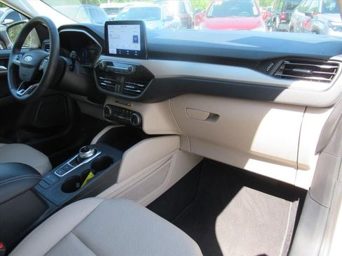 Used 2022 Ford Escape SEL w/ Technology Package FWD image 11