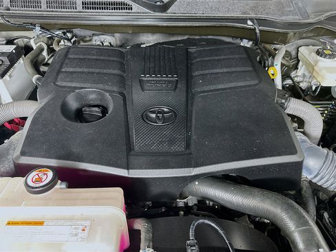 Used 2023 Toyota Tundra Limited image 35