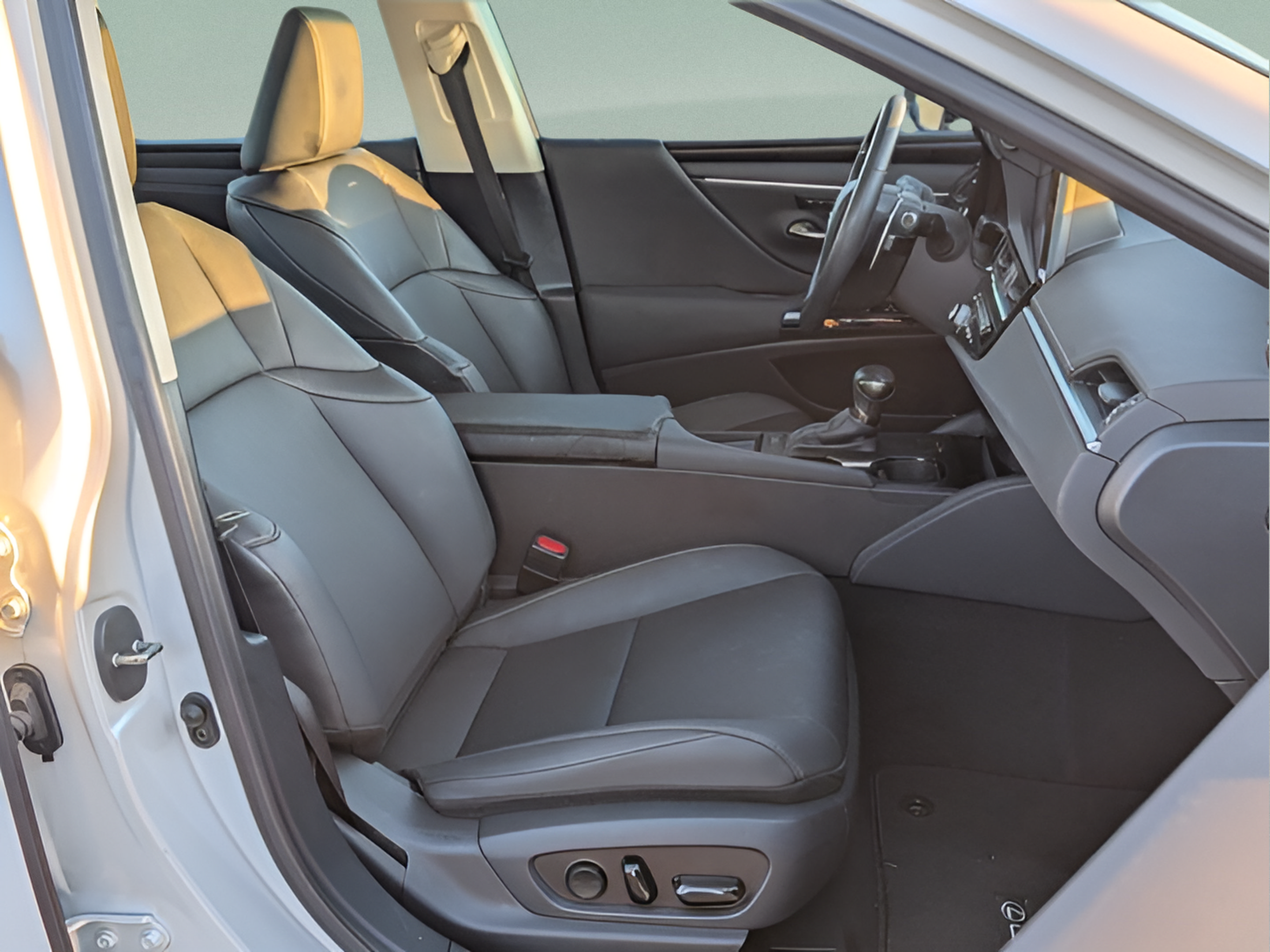 Certified 2024 Lexus ES 350 w/ Premium Package FWD image 15