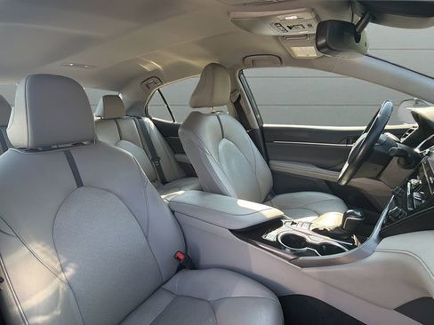 Used 2021 Toyota Camry XLE FWD image 25