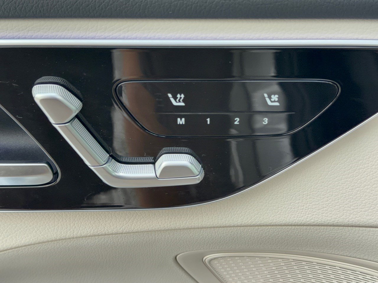 Used 2023 Mercedes-Benz C 300 Sedan image 16