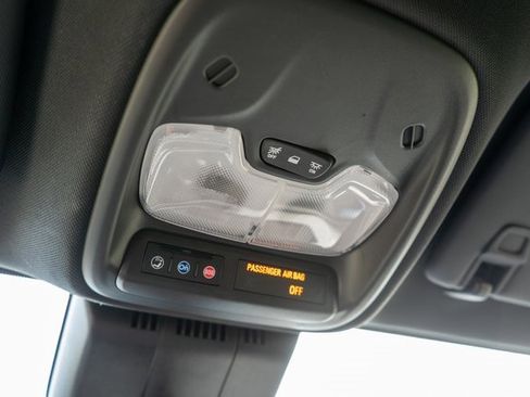 Used 2023 Chevrolet Colorado LT image 27