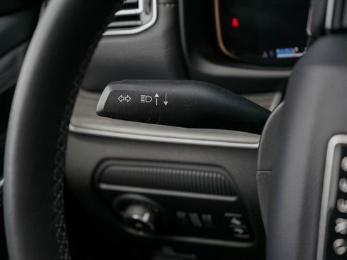 Used 2024 Jeep Wagoneer Series II w/ Flexible Seating Group image 21