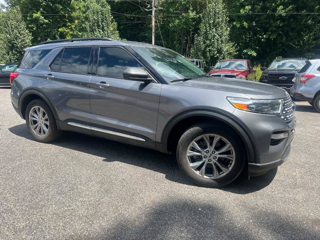 Used 2021 Ford Explorer XLT w/ Equipment Group 202A AWD/4WD image 5