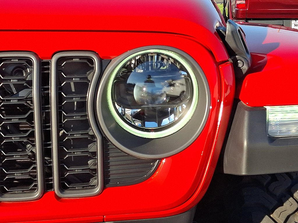 Used 2025 Jeep Gladiator Rubicon AWD/4WD image 10