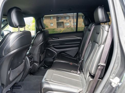 Used 2024 Jeep Grand Cherokee L Limited w/ Black Appearance Package AWD/4WD image 30