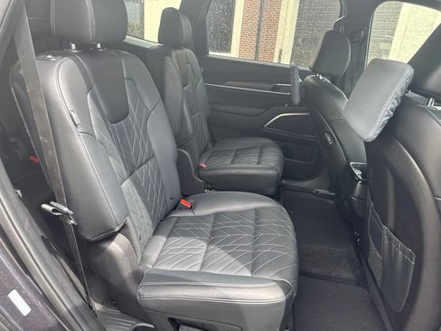 Used 2025 Kia Telluride SX Prestige X-Pro AWD/4WD image 12