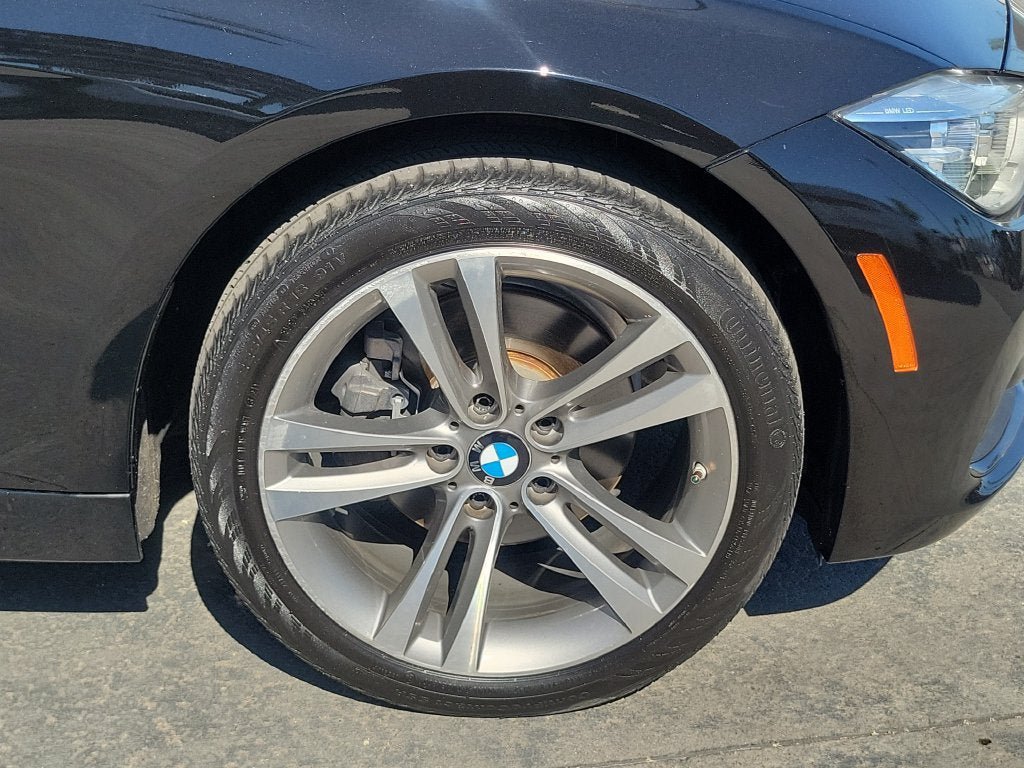Used 2018 BMW 330i xDrive Sedan AWD/4WD image 5