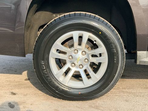 Used 2015 Chevrolet Suburban LT image 26