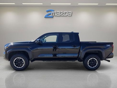 Used 2024 Toyota Tacoma TRD Off-Road image 2