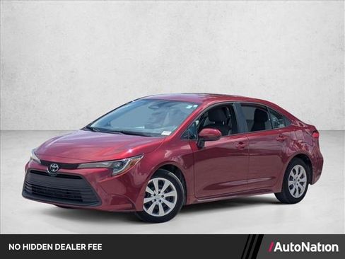 Used 2025 Toyota Corolla LE FWD image 1