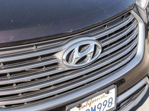Used 2018 Hyundai Santa Fe SE FWD image 4