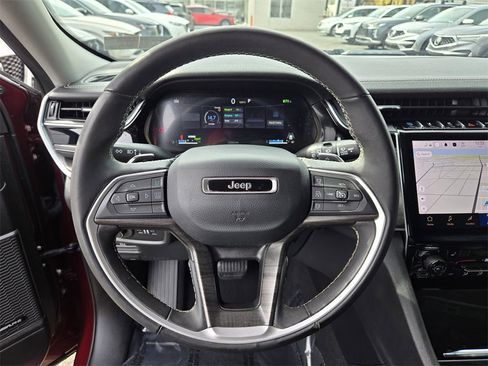 Used 2023 Jeep Grand Cherokee 4WD 4xe image 18