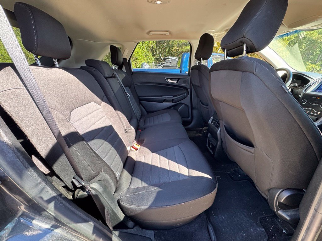 Used 2020 Ford Edge SE FWD image 14