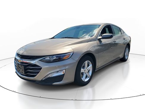 Used 2023 Chevrolet Malibu LT w/ Driver Confidence Package image 3