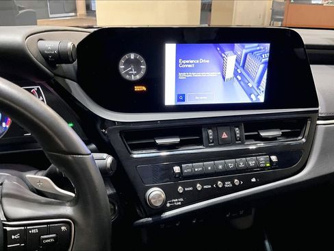 Used 2024 Lexus ES 350 w/ Premium Package image 6