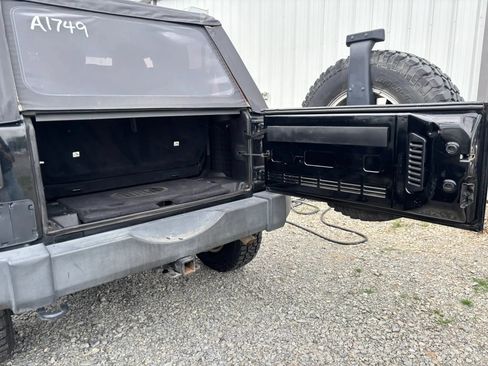 Used 2015 Jeep Wrangler Rubicon w/ Trailer Tow Group AWD/4WD image 12