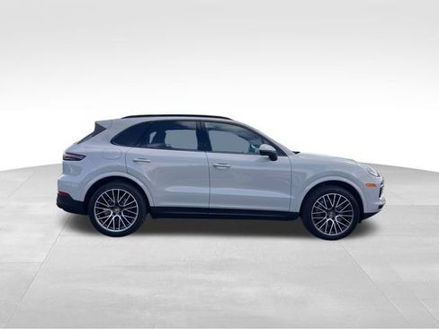 Used 2023 Porsche Cayenne AWD/4WD image 6
