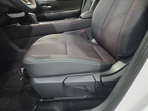 New 2026 Nissan Kicks SR w/ SR Premium Package image 28