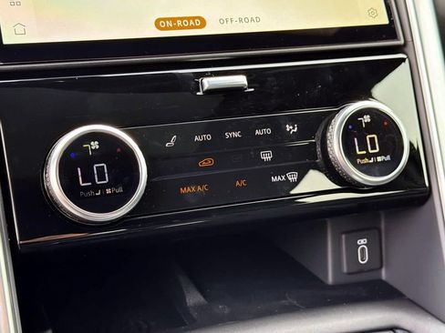 New 2026 Land Rover Discovery S AWD/4WD image 26