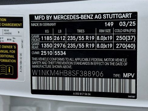 Used 2025 Mercedes-Benz GLC 300 4MATIC image 33