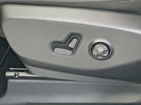 Used 2026 Chrysler Pacifica Select FWD image 21