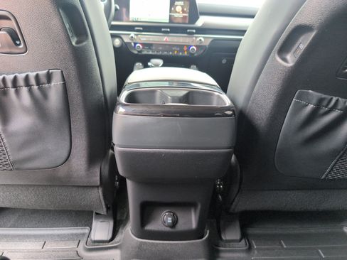Used 2025 Kia Telluride S FWD image 31
