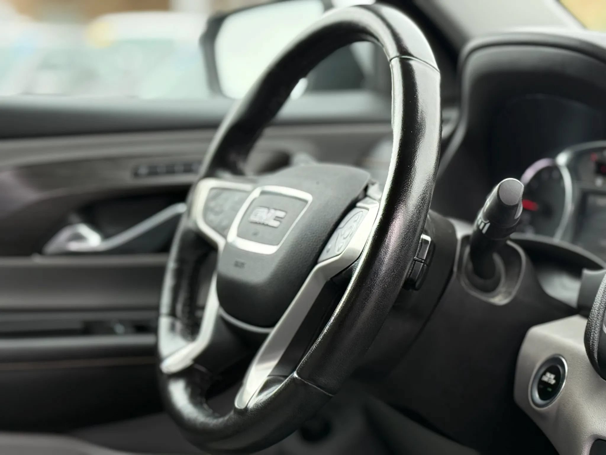 Used 2018 GMC Terrain SLT w/ Preferred Package FWD image 32