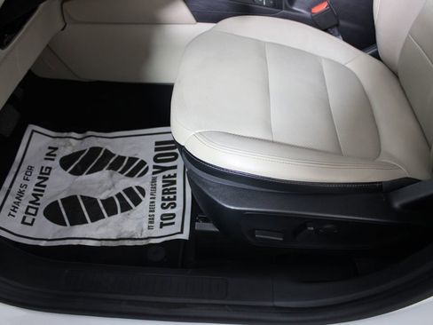 Certified 2020 Ford Escape Titanium image 10